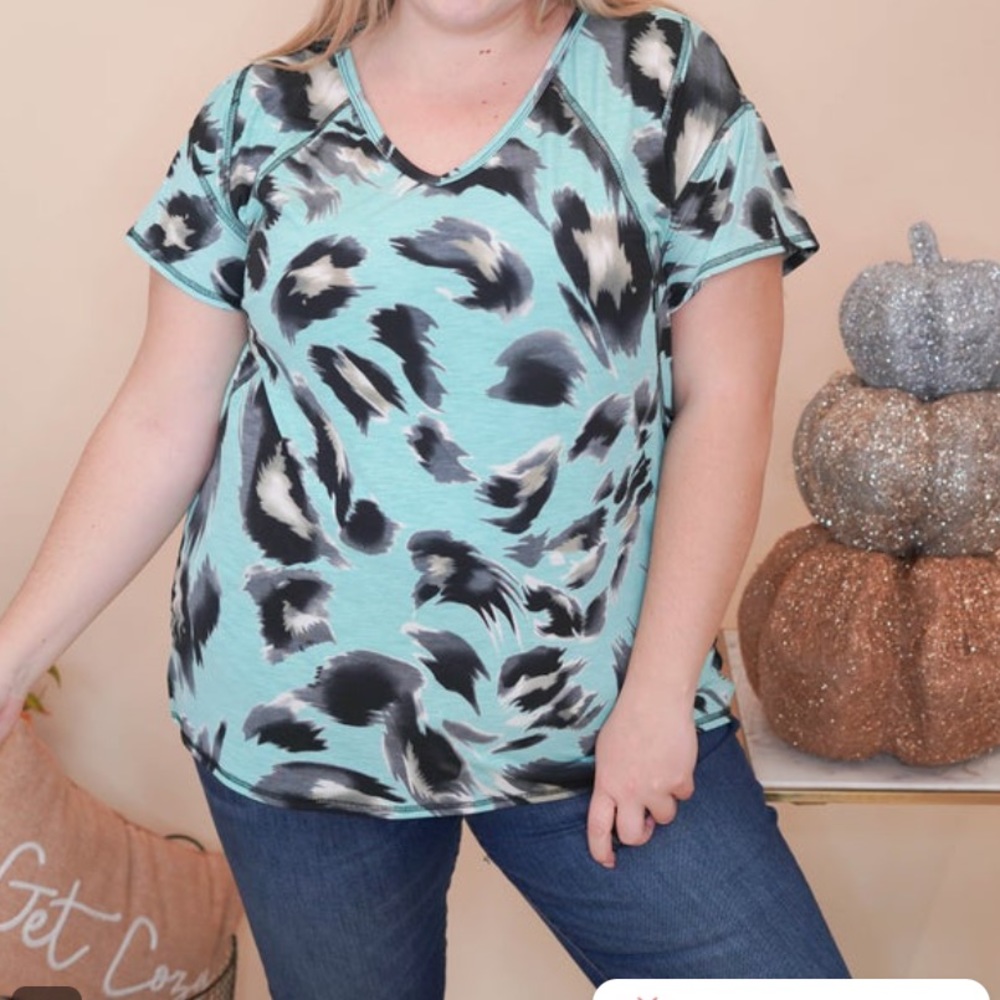 NWOT SEW IN LOVE TOP - Picture 2 of 8